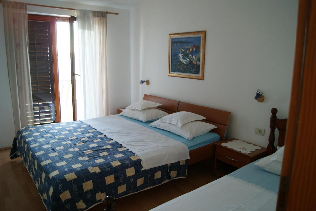 Apartments By The Sea Zavala, Hvar - 553 耶尔萨 外观 照片