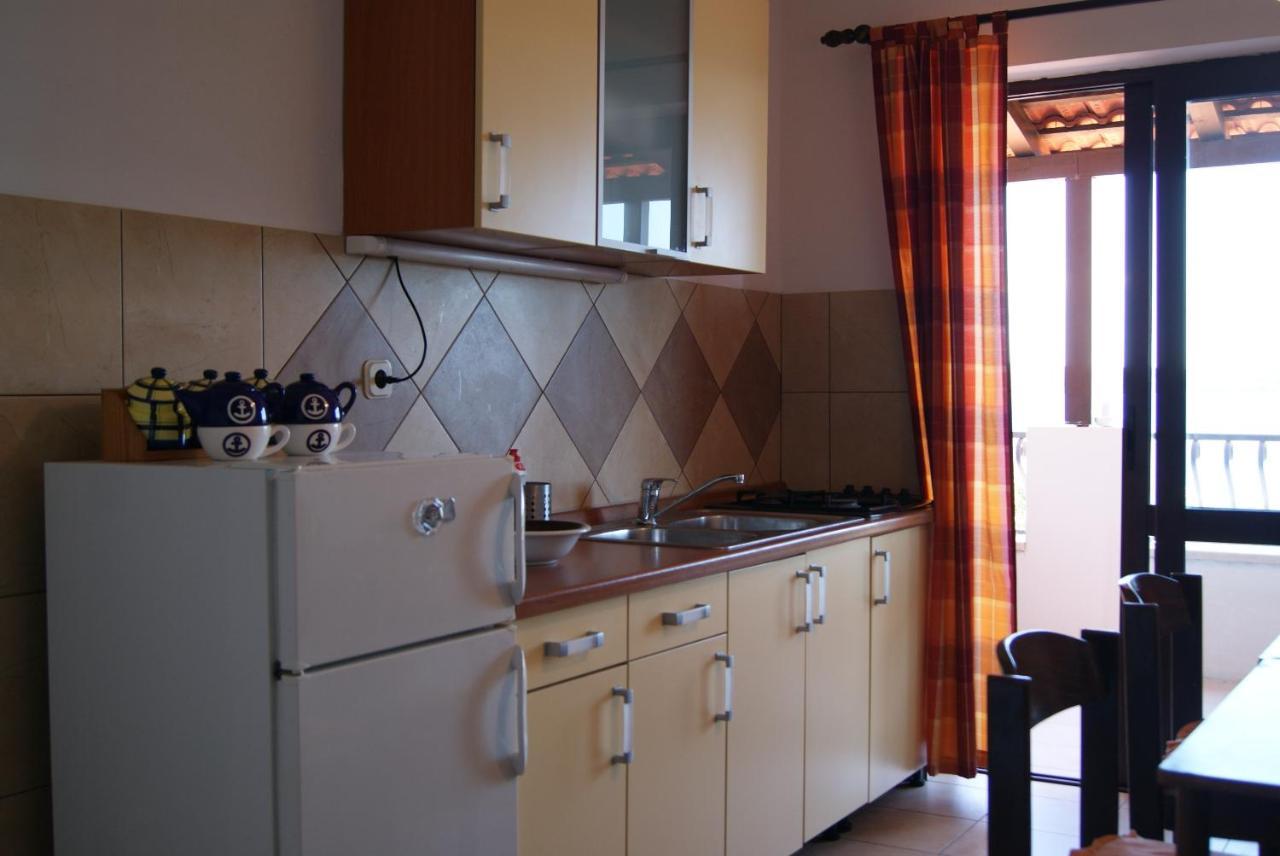 Apartments By The Sea Zavala, Hvar - 553 耶尔萨 外观 照片