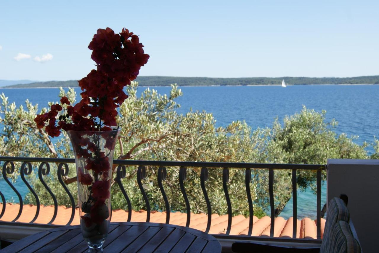 Apartments By The Sea Zavala, Hvar - 553 耶尔萨 外观 照片