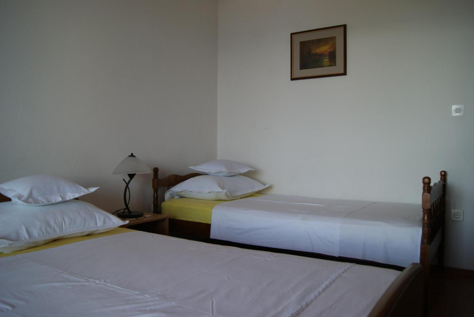 Apartments By The Sea Zavala, Hvar - 553 耶尔萨 客房 照片